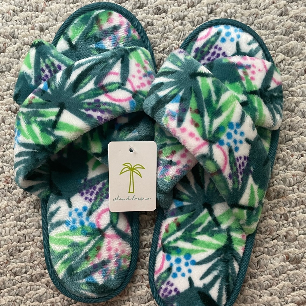 Floral slippers